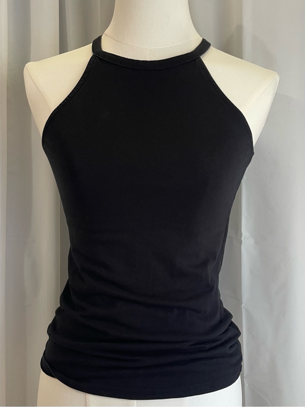 High Neck Halter Tank Top Black M Minimalist 90s Chic Y2K Clean Girl Indie